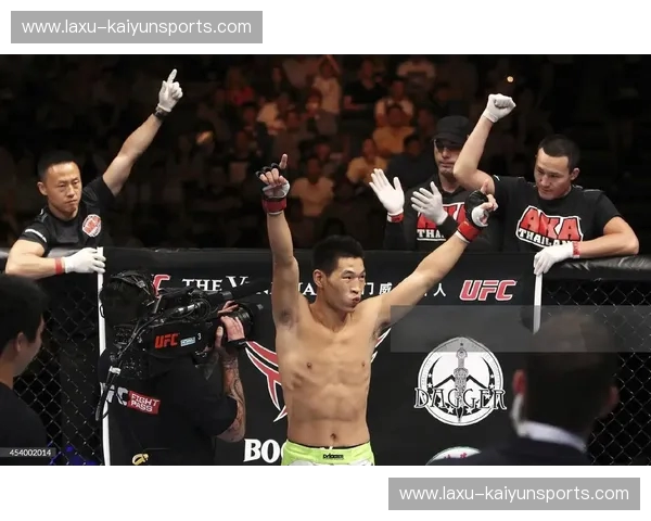 宁广友vs王冠：中国格斗双雄的巅峰之辩，谁才是那段岁月的终极战神？